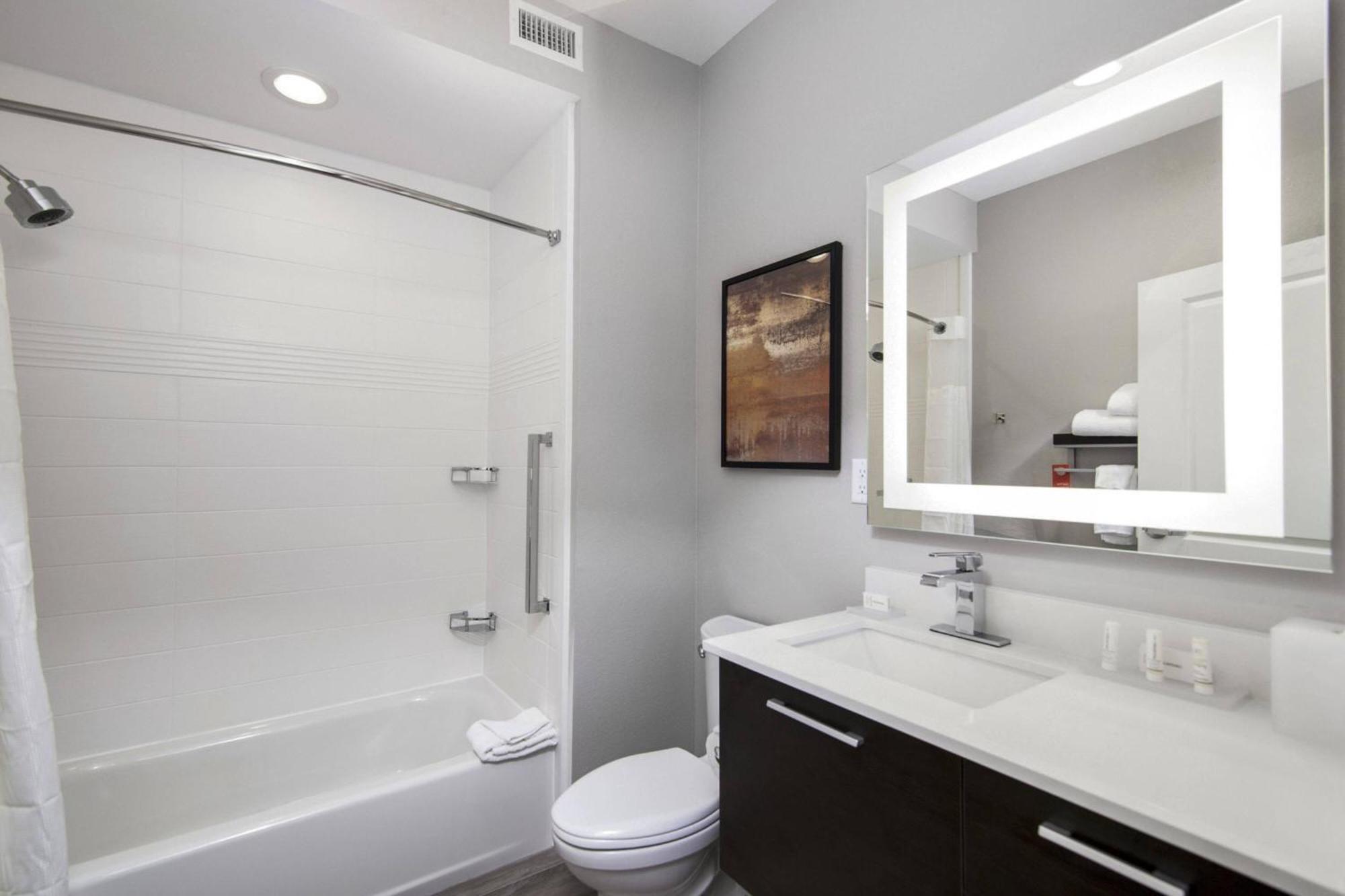 Towneplace Suites By Marriott Houston Hobby Airport Eksteriør bilde
